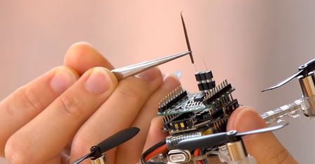 Wojsko USA otrzyma wyjątkowy sprzęt. Smellicopter to połączenie drona z ćmą