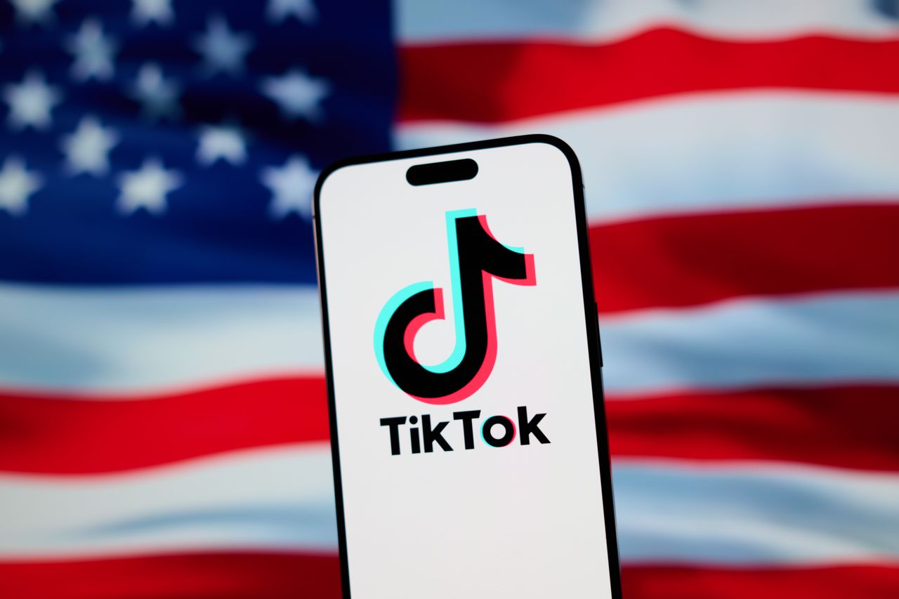 TikTok returns to the USA. Thanks to Donald Trump