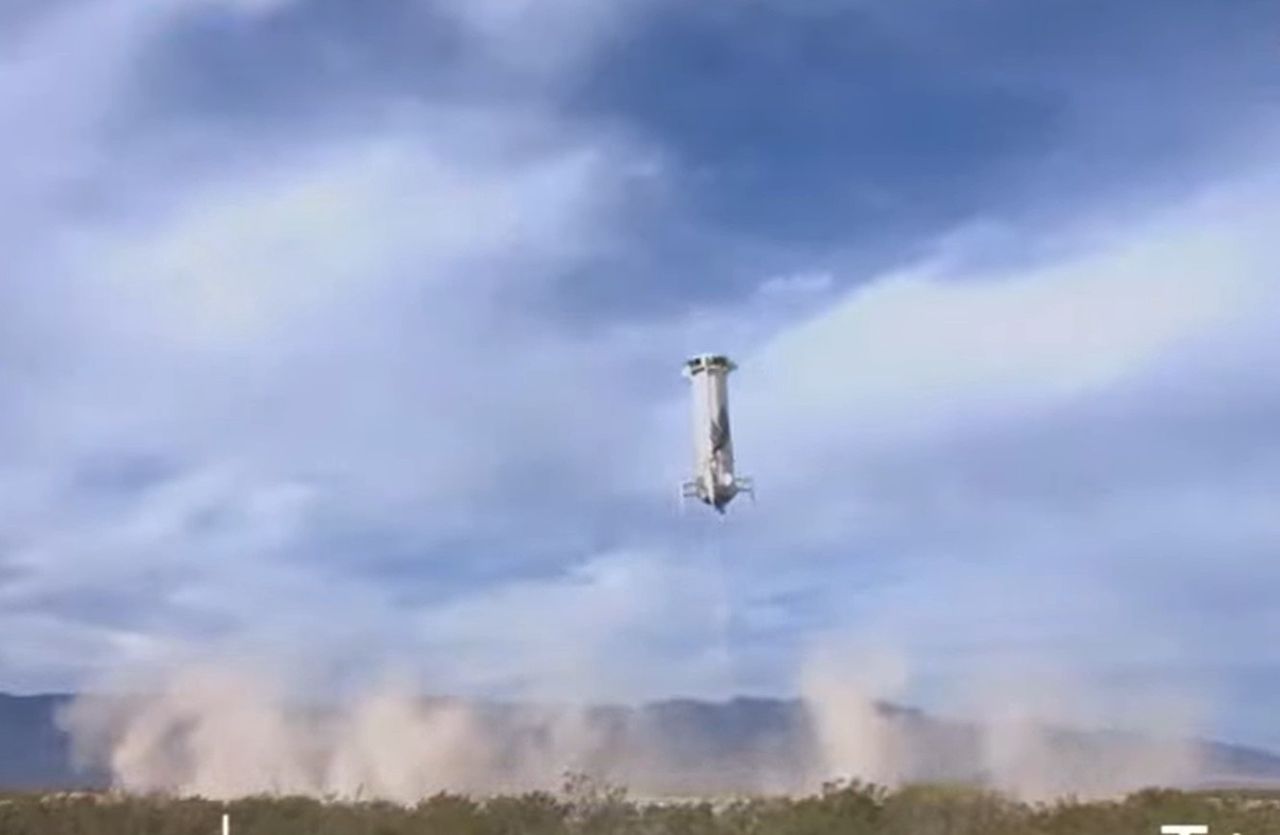 Lądowanie boostera rakiety New Shepard 24