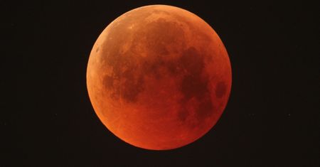 Księżyc Kwiatowy się zaczerwieni. NASA pomoże zobaczyć krwawe zaćmienie