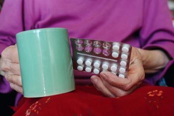 Magnez rano czy wieczorem? Od tego tak naprawdę zależy przyswajalność