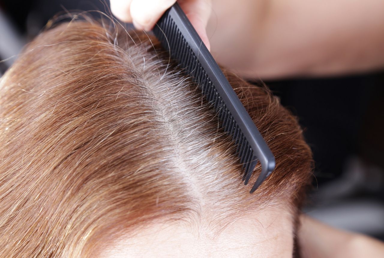 Jak pozbyć się siwych włosów?