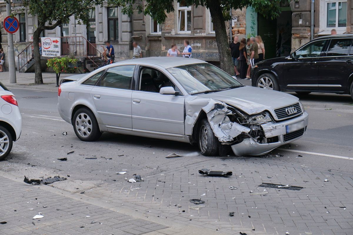 Kierowca audi uderzył w mazdę na ul. Lubartowskiej