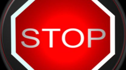 Bardzo brzydki plac zabaw z tunelem w kształcie... penisa [18+] 1