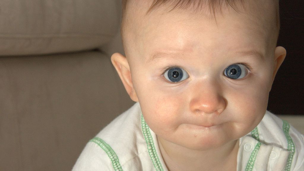 Zielona kupka u niemowlaka