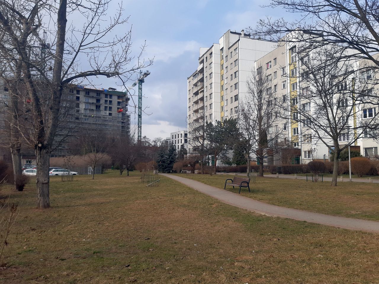 Dwie najniższe krajowe pozwolą kupić mieszkanie? Sprawdzamy, jakiego kredytu hipotecznego udzielą banki