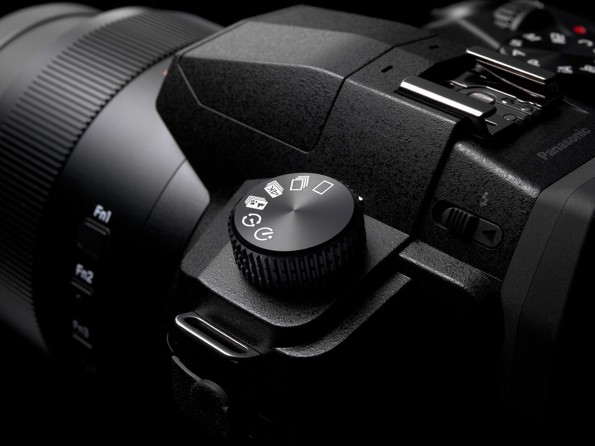 Panasonic prezentuje dwa nowa aparaty: kompaktowy Lumix TZ95 oraz superzoom FZ1000 II 17