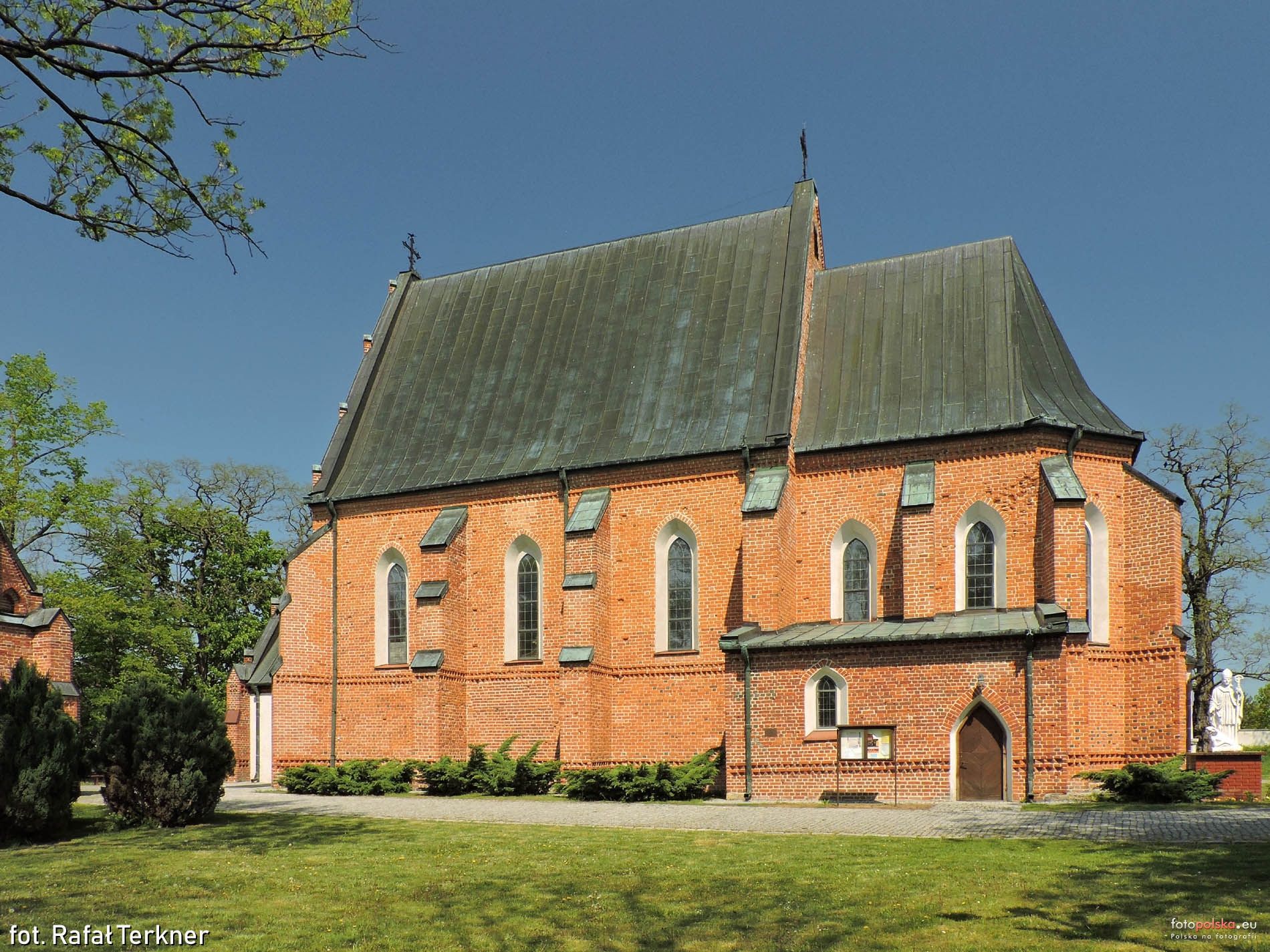 Kościół w Piotrawinie, fot. fotopolska.eu