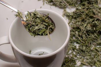 Dawniej często używano jako przyprawę. Dziś kojarzony jest tylko z jednym