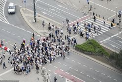 Serdeczni czy zazdrośni? Jak naprawdę widzą się Polacy