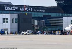 Dym w kabinie samolotu. Pasażerowie ewakuowani