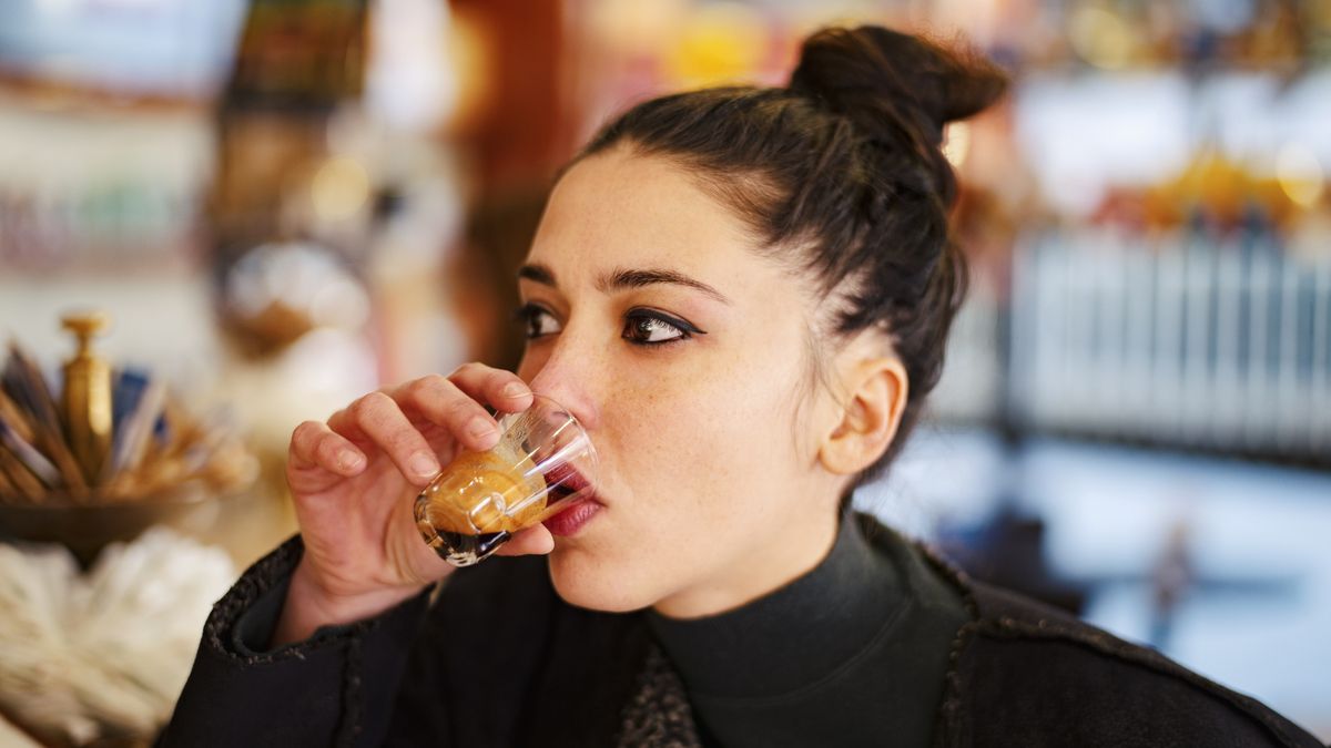 Kofeina wpływa na to, ile wydajemy na zakupy