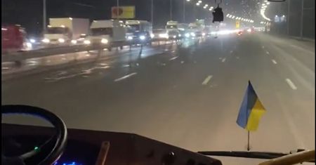 W środę grał w Polsce. W czwartek wrócił na Ukrainę. Pokazał, jak wygląda kraj