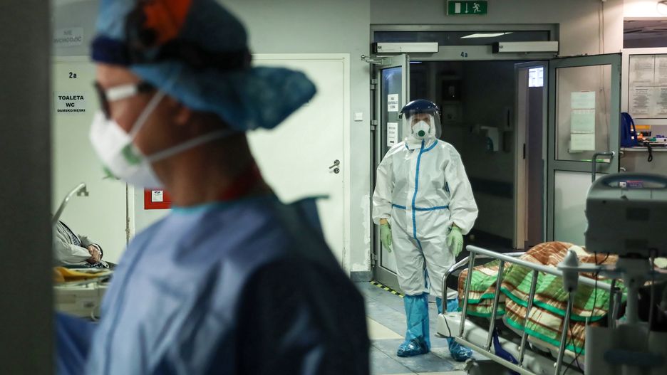 Koronawirus w Polsce. Praca medyków na oddziale SOR Centralnego Szpitala Klinicznego  MSWiA w Warszawie