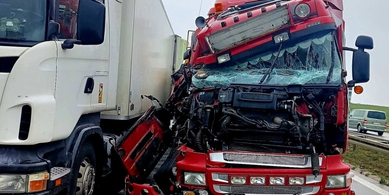 A4: Dwa tiry zablokowały ruch w kierunku Zgorzelca. Są objazdy