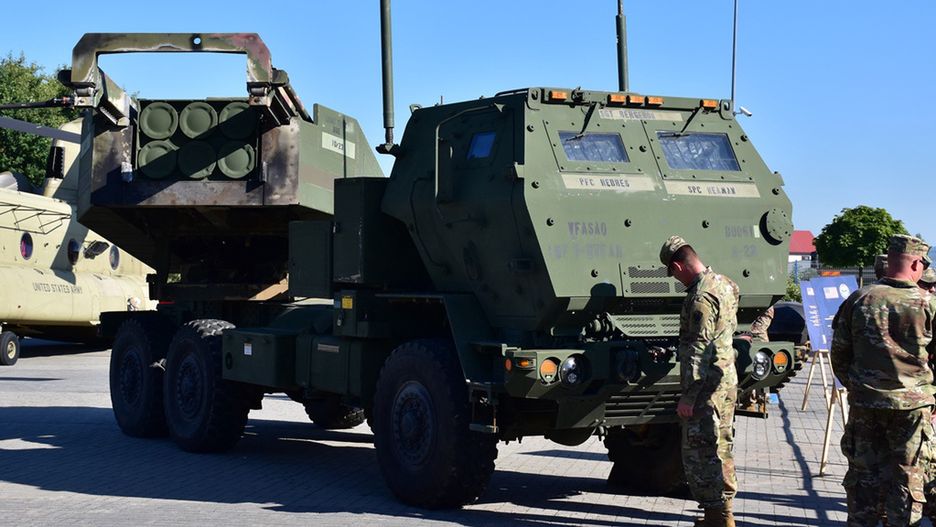 HIMARS mieści sześć pocisków M30 lub M31 lub pojedynczy pocisk ATACMS