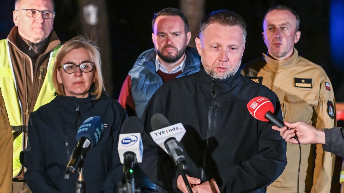 Pożar Puszczy Solskiej: Strażacy walczą, minister ściera się z mediami — image 2