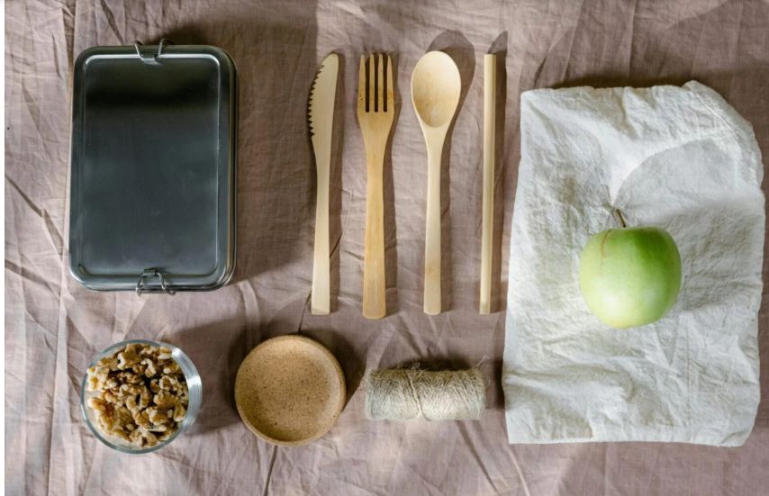 Początek roku szkolnego. Jak ograniczyć plastik w codziennych nawykach?