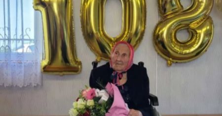 Skończyła 108 lat. Ma doskonałą pamięć i czyta bez okularów