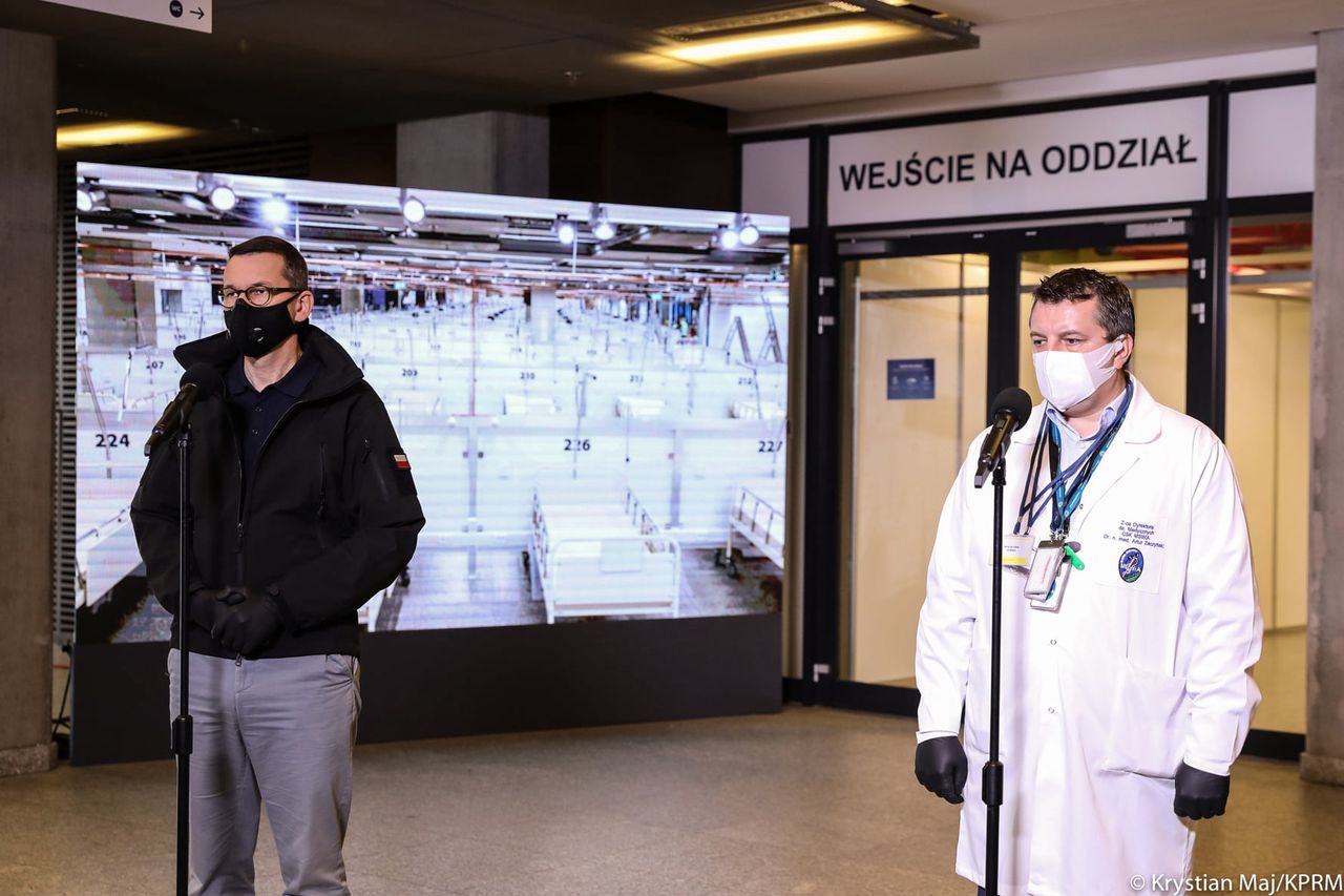 Rząd modyfikuje strategię. Więcej tymczasowych szpitali, chorzy do hoteli [News money.pl]