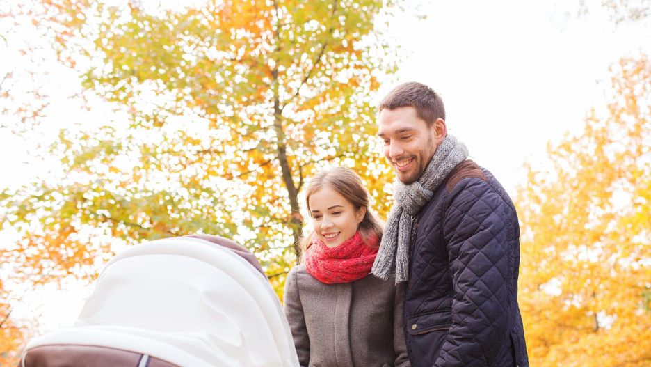 Czerwona wstążeczka ma za zadanie chronić dziecko przed urokiem 