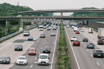Kierowcy polskich ciężarówek strajkują w Niemczech. Jeden parking ich nie zmieścił