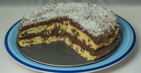 Goście w drodze, a zamiast puszystej babki wyszedł zakalec? Tak uratujesz sytuację
