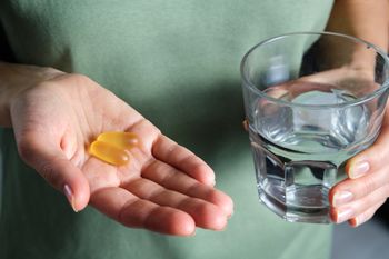 Witamina D może wpływać na przebieg chorób jelit. Nowe badanie daje nadzieję