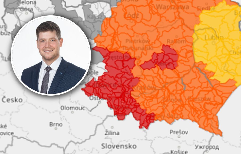 1200 worków z piaskiem. Wójt gminy Kozy mówi, jak spędził noc