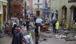 Tysiące zniszczonych budynków i poszkodowanych osób. Podano liczby