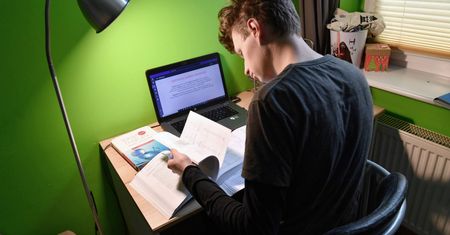 Nauka zdalna. "Czeka nas nie tyle dziura edukacyjna, ile gigantyczny kanion zaległości"