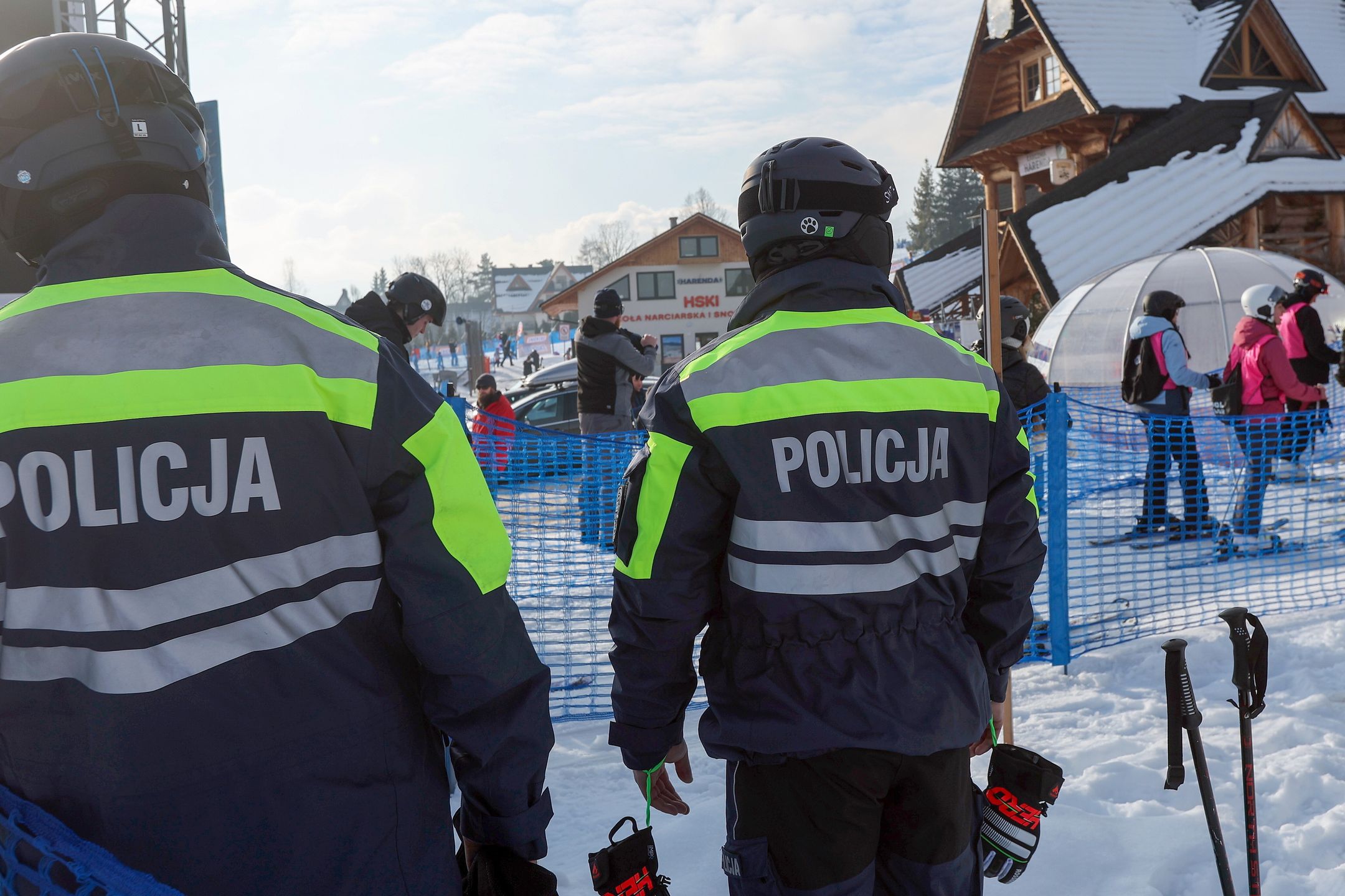 Policjanci na stoku - zdjęcie ilustracyjne