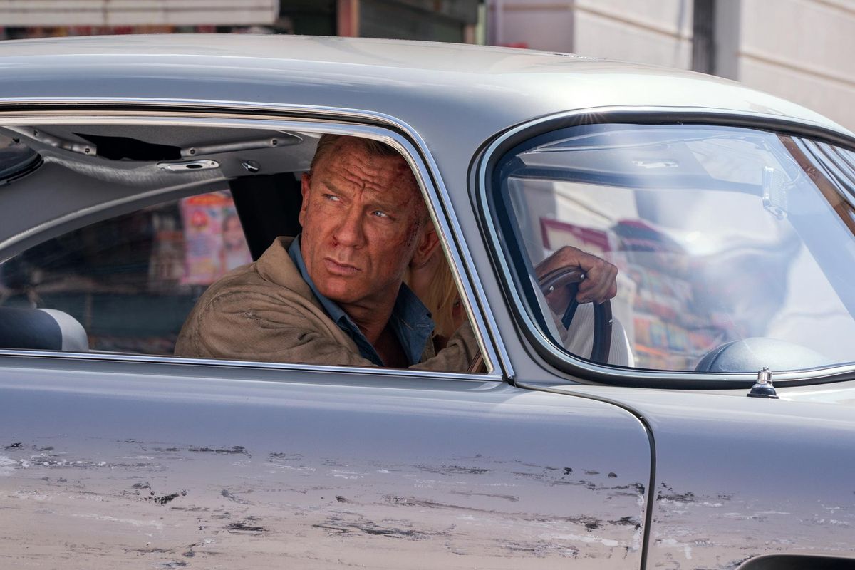 James Bond (w tej roli Daniel Craig) będzie jeździł też Astonem Martinem DB5