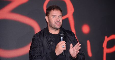 Dostał mocny wycisk. Karolak trenuje boks