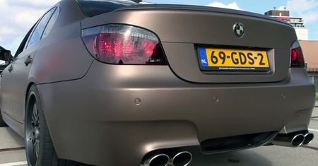 Właśnie za to kochamy BMW M5 E60