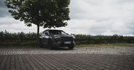 Dlaczego Polacy wybrali nową Toyotą RAV4 Samochodem Roku Internautów 2026? Sprawdziliśmy