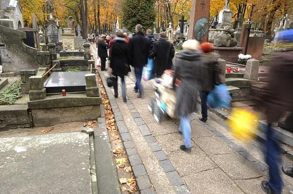 To ostatnie godziny takiej pogody. Wiemy, jak się ubrać na 1 listopada