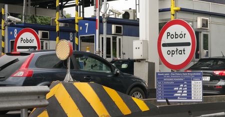 Od 1 marca podwyżki na A4. Więcej zapłacą auta dostawcze i z przyczepami