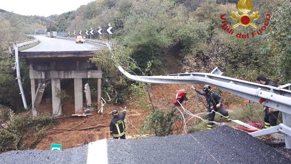 Włochy. Zawalił się fragment autostrady A6 z Turynu do Savony