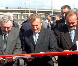 Dwa kilometry autostrady i wielka pompa