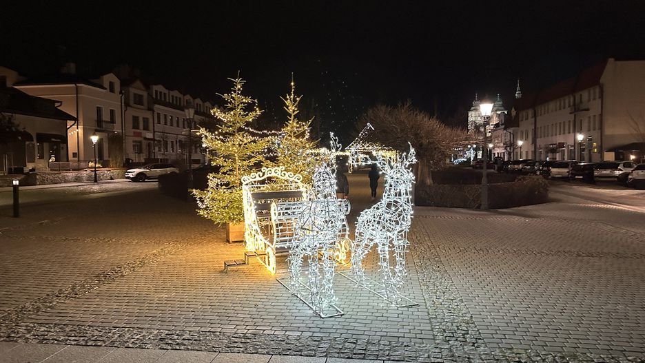 Opatów wieczorem robi wrażenie