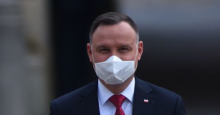 Wybory prezydenckie 2020. Najnowsze doniesienia. "PiS rozważa rezygnację Andrzeja Dudy"