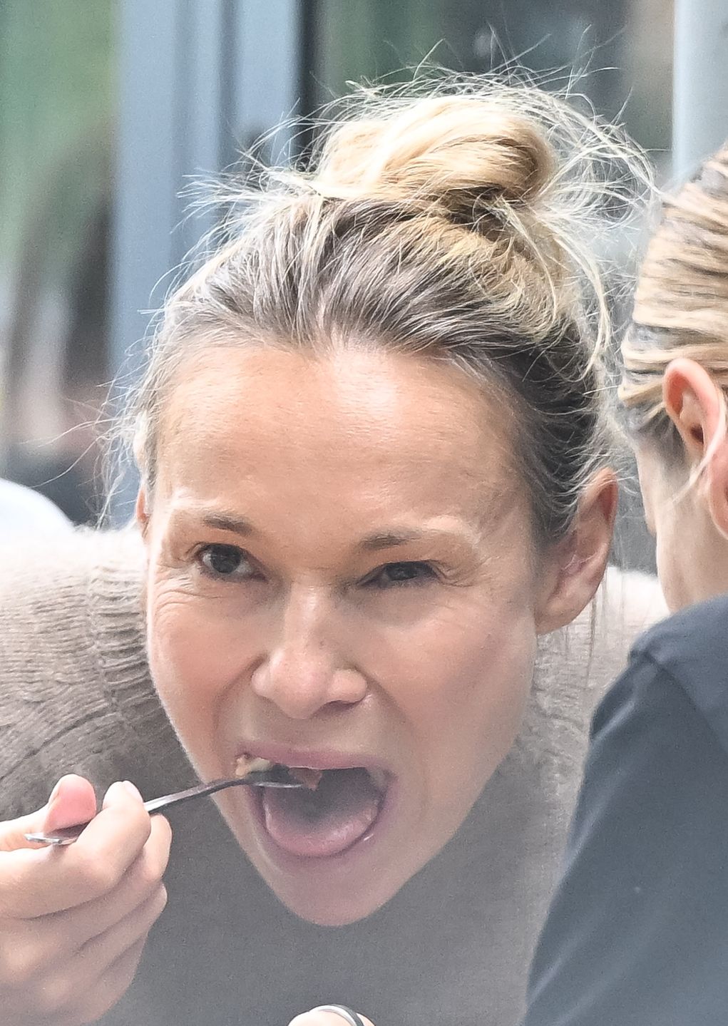 Sonia i Maja Bohosiewicz nadrabiają zaległości podczas lanczu