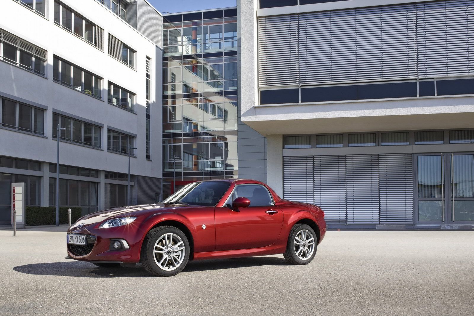 2013 Mazda MX-5 - kultowy roadster po kuracji odmładzającej [galeria] 16