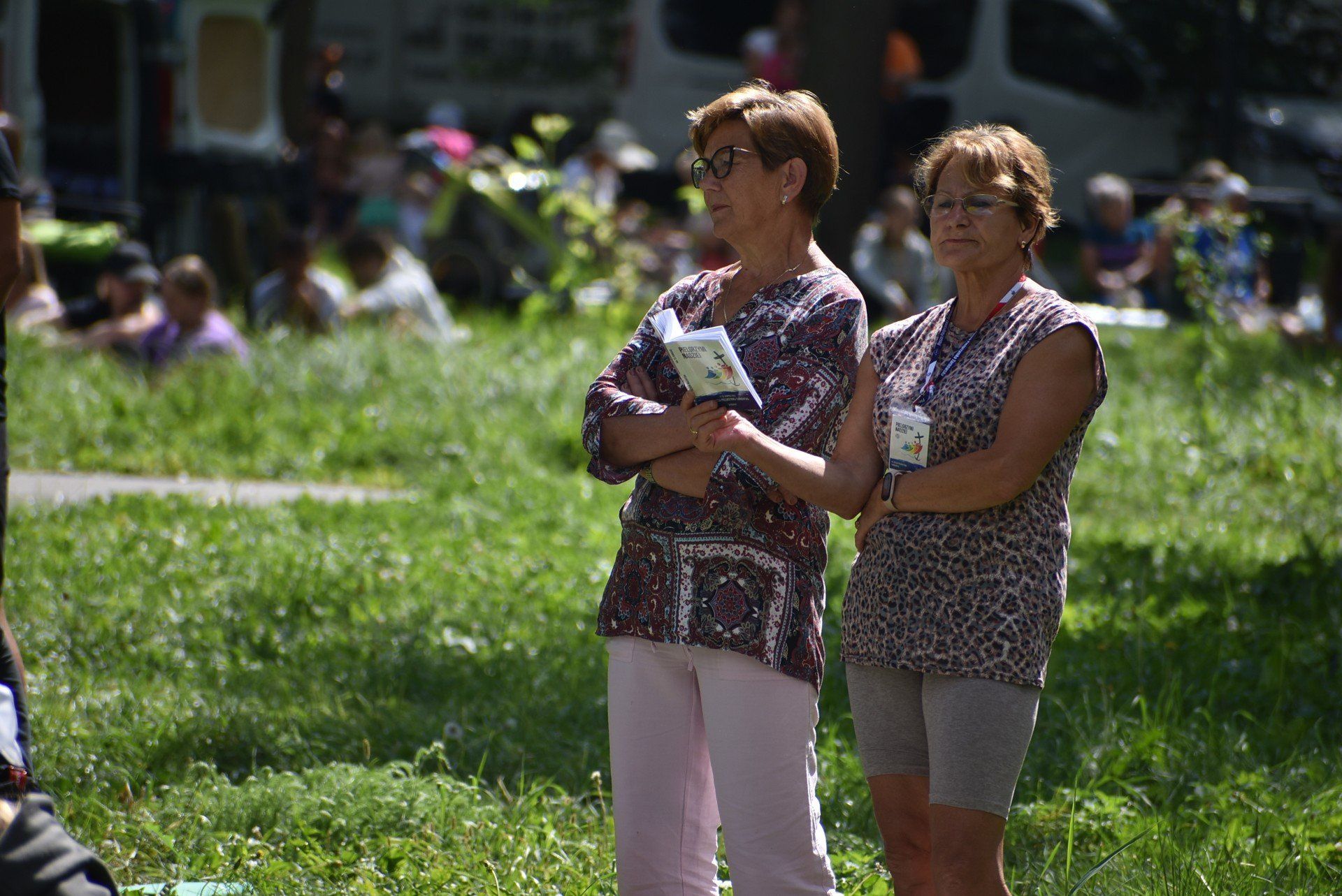 Uczestnicy 43. Pieszej Pielgrzymki Tarnowskiej na Jasną Górę w proszowickim parku miejskim