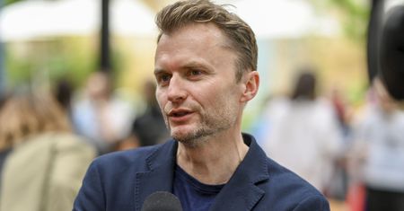 Piotr Jacoń pokazał, co dofinansowało Ministerstwo Kultury. "Transfobia w czystej postaci. Za nasze pieniądze"