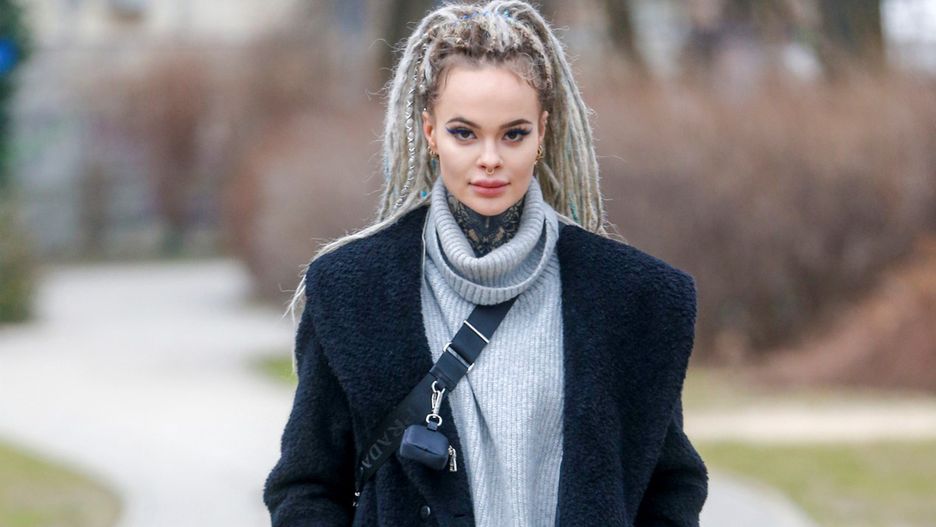 Monika Miller sprawiła sobie nową biżuterię.