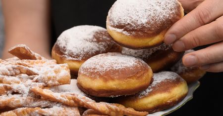 Ile kalorii ma pączek, a ile faworki? Dobrze to wiedzieć przed Tłustym Czwartkiem