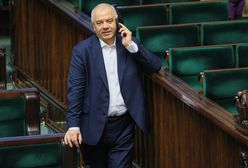 Sasin pokazał dokument po wpisie Hołowni