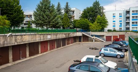 Za garaże jak za zboże. Nawet 180 tys. zł za miejsce do parkowania